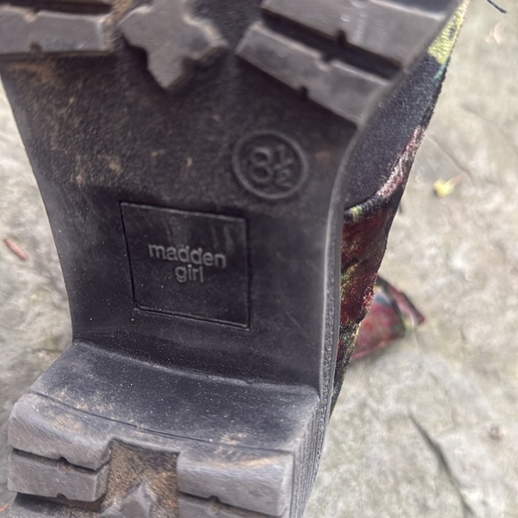 MADDEN GIRL ELOISEE BLACK FLORAL VELVET LACE UP COMBAT BOOTS -8.5 -π€π₯ - Picture 11 of 12